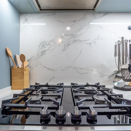 Διαμέρισμα Downtown Luxury Retreat