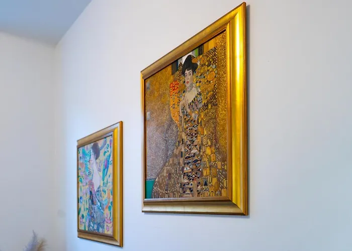 Downtown Luxury Retreat *