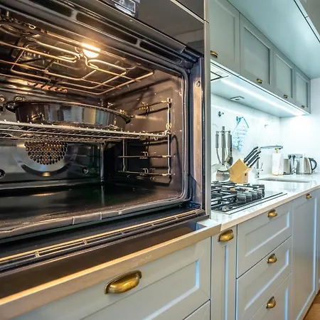 Downtown Luxury Retreat Apartment