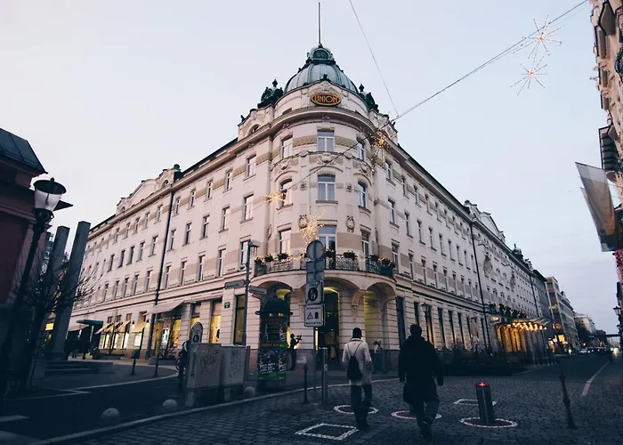 Downtown Luxury Retreat Apartment